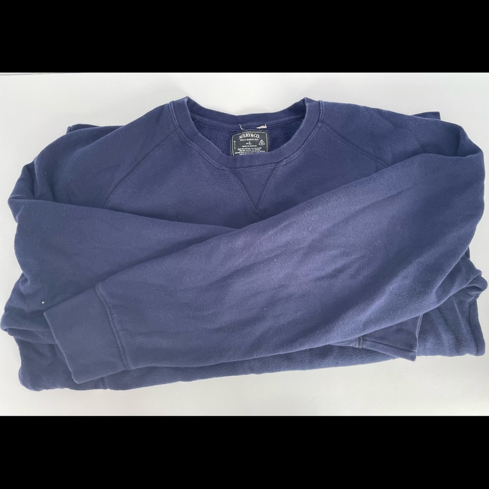 Avery & Co. Navy Crewneck Sweatshirt Size L
